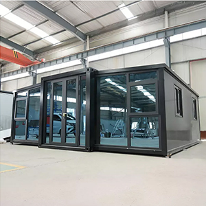 05-DQ-20Ft Expandable Double Wing House with Grass Wall